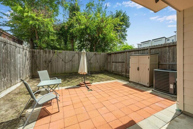 Building Photo - 4205 Koehler St