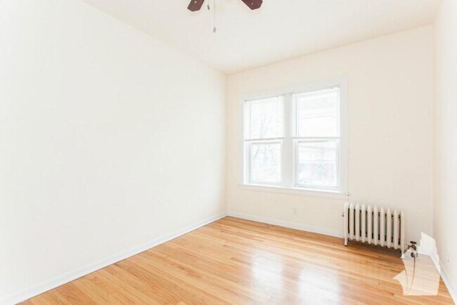Building Photo - 2 bedroom in Chicago IL 60640