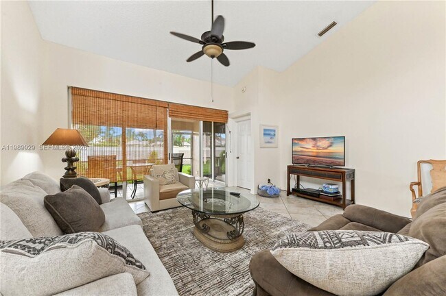 Building Photo - 401 Sabal Palm Ln