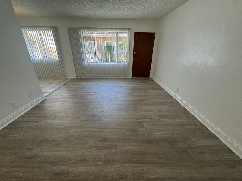 Building Photo - 2419 W Imperial Hwy