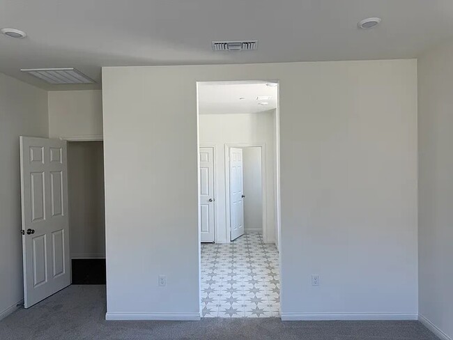 Building Photo - 7736 Nectarsweet Dr