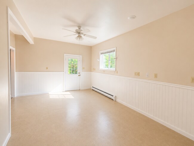 Building Photo - 9314 N Mountain View Ln