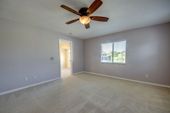 Building Photo - COMING SOON! 3 bedroom 2 bathroom single f...