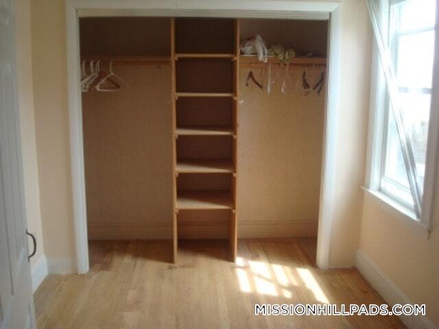 Building Photo - 2 Mission St