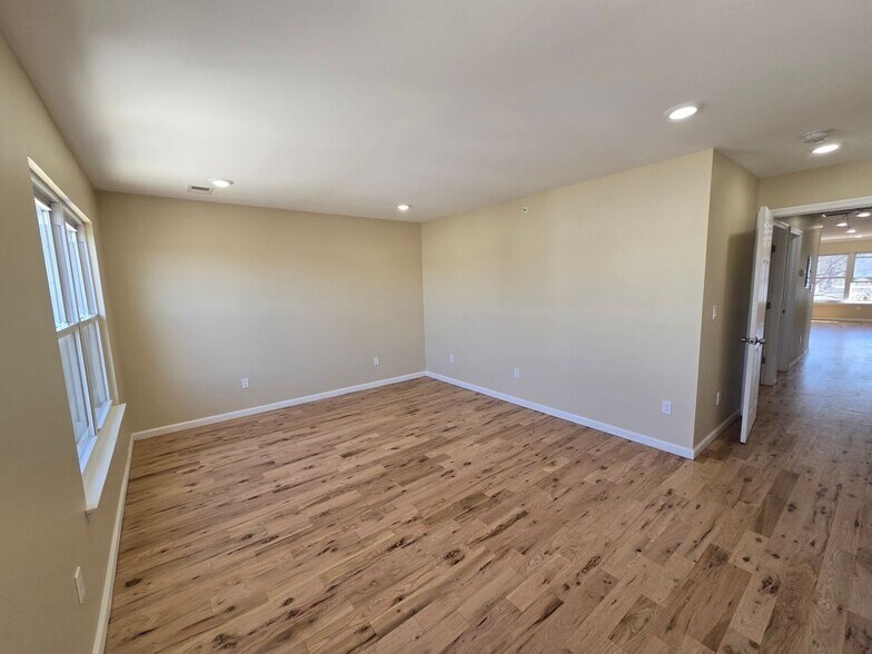 Building Photo - 53 Philip Pl