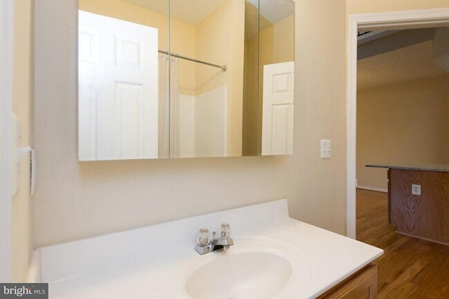 Building Photo - 2013 Warners Terrace S