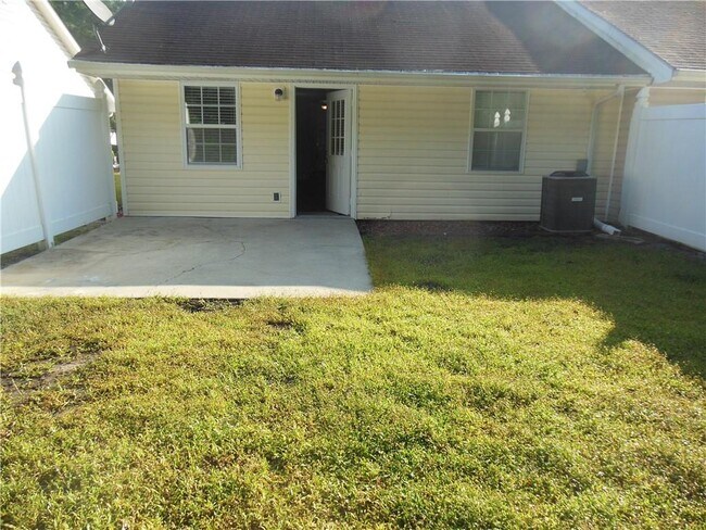 Building Photo - 141 Winter Chase Ln