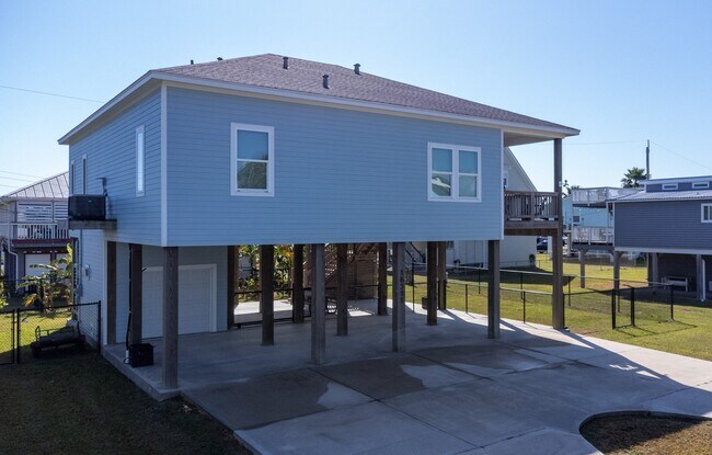 Building Photo - 16511 John Davis Rd