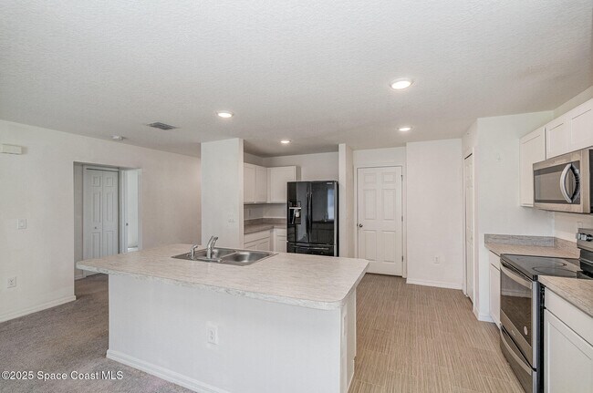 Building Photo - 2359 Fallkirk Ave