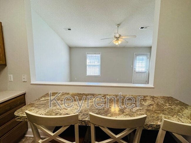 Building Photo - 804 Garcia Way