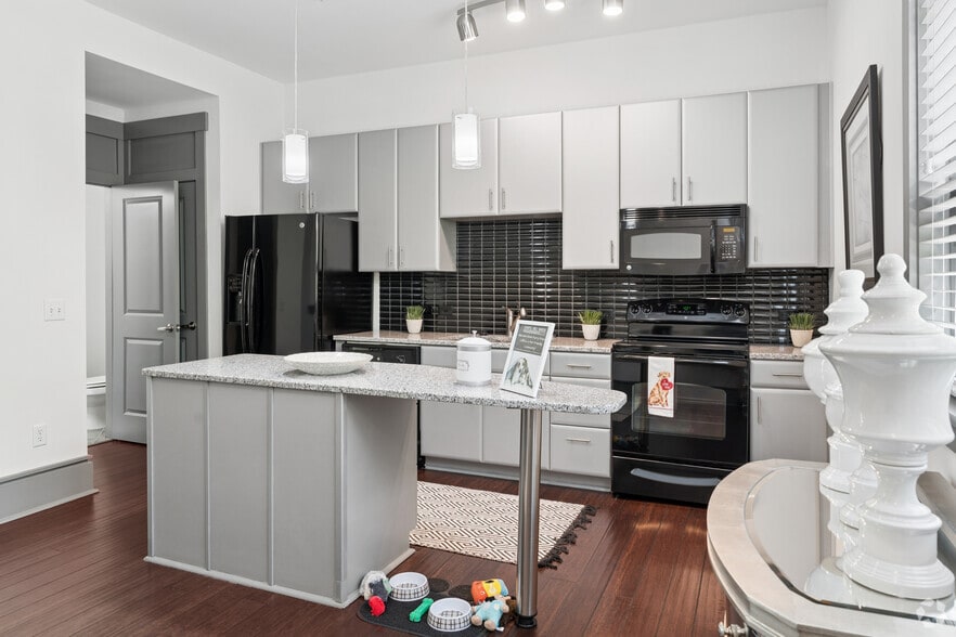 3BR, 2.5BA - 1,645SF - Kitchen - Chapel Hill North