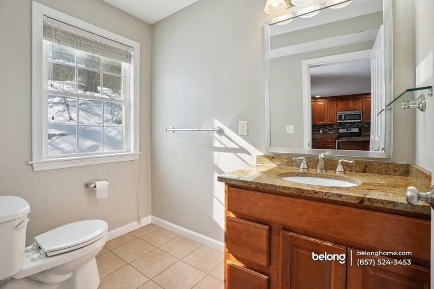 Building Photo - 127 Centre St