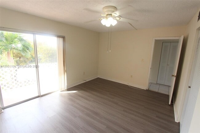 Building Photo - 1655 W 44th Pl