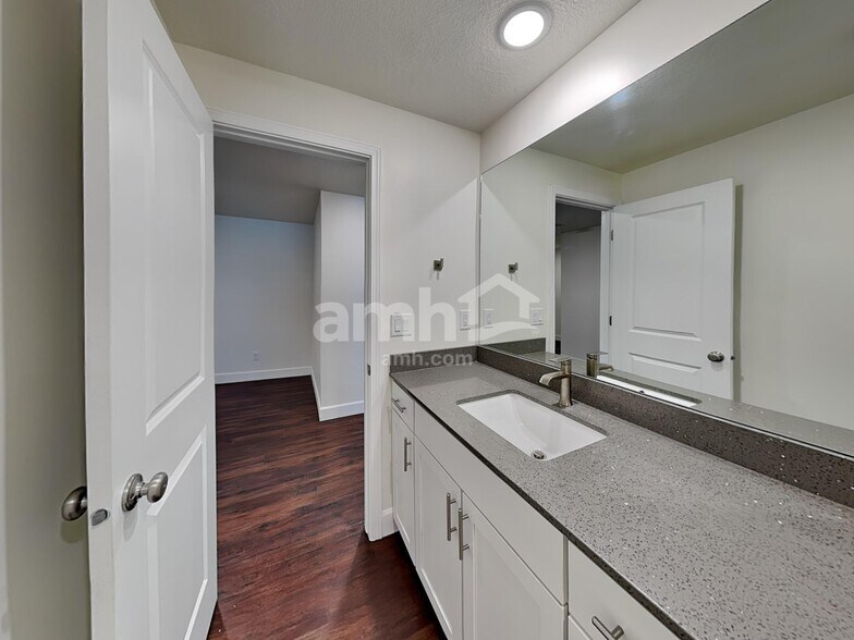 Building Photo - 6084 W Copper Hawk Dr