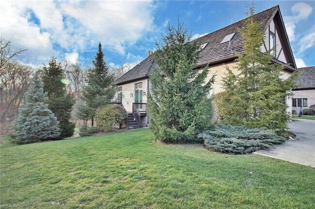 Building Photo - 40 Hamlet Ct