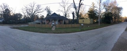 Building Photo - 106 Clark St