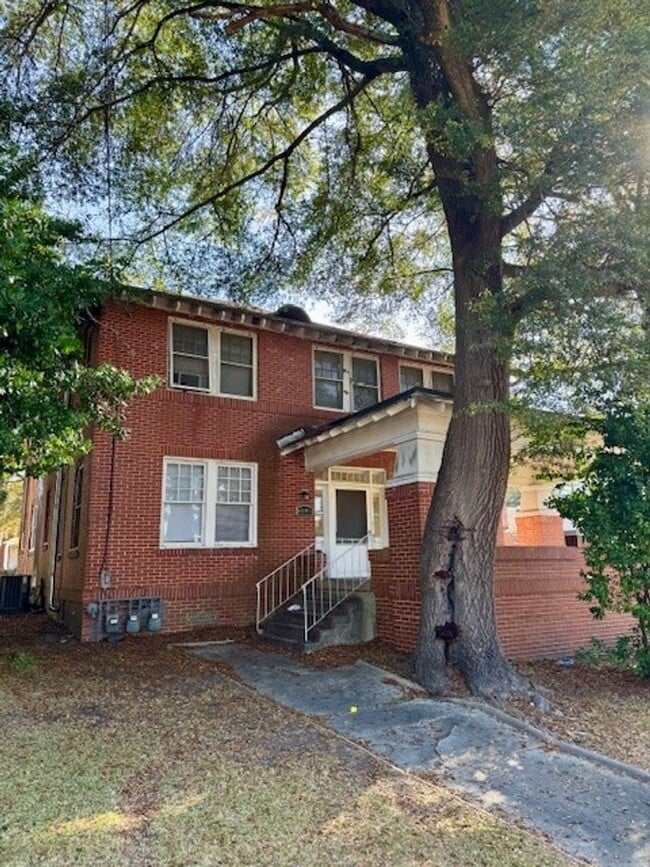 Building Photo - 1096 Hillyer Ave