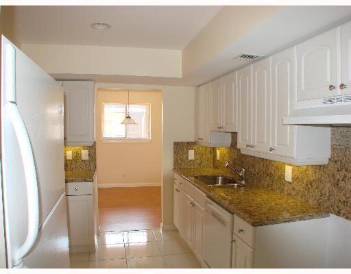 Building Photo - 1866 Fairview Villas Dr