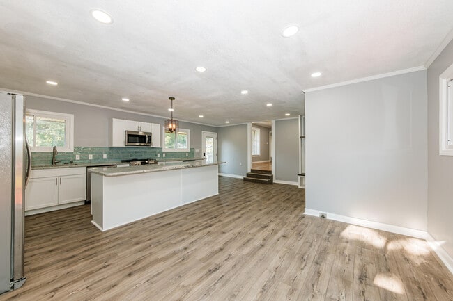 Building Photo - S76W19414 Prospect Dr