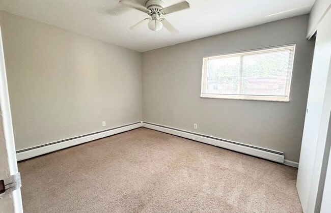 Building Photo - 550 Lowell Ave