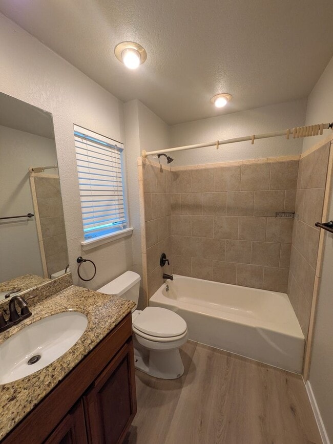 Building Photo - 6618 Cloverbend St