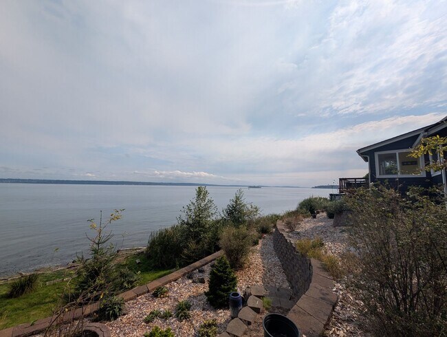 Building Photo - A Storybook Dream in Kingston, Available Now! Lowbank Waterfront, Beach Access, Panoramic Views &...