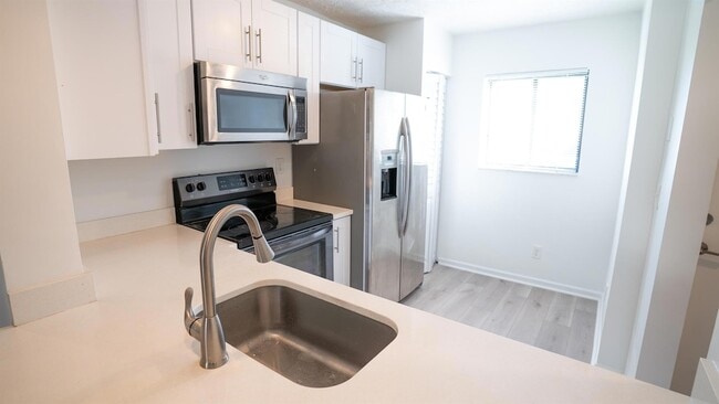 Building Photo - 136 NW 60th Ave