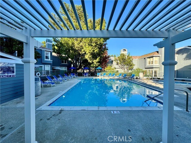 Building Photo - 182 Westport