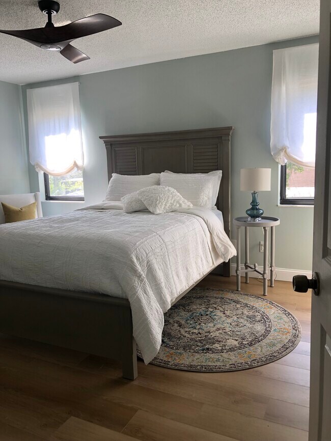MASTER BEDROOM - 630 Bird Bay Dr E