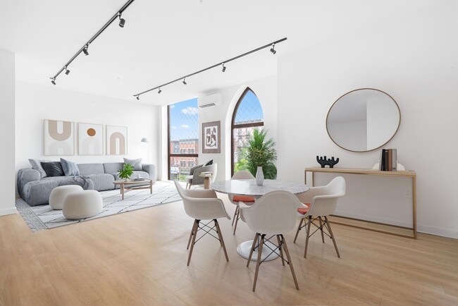 Building Photo - 328 Pacific Ave