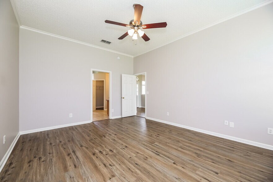 Building Photo - 201 Carolina Jasmine Ln