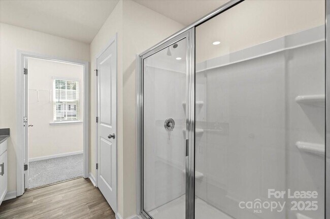 Building Photo - 1339 37th Ave Lane NE