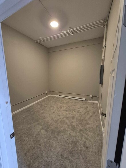 Building Photo - 19 W Central St