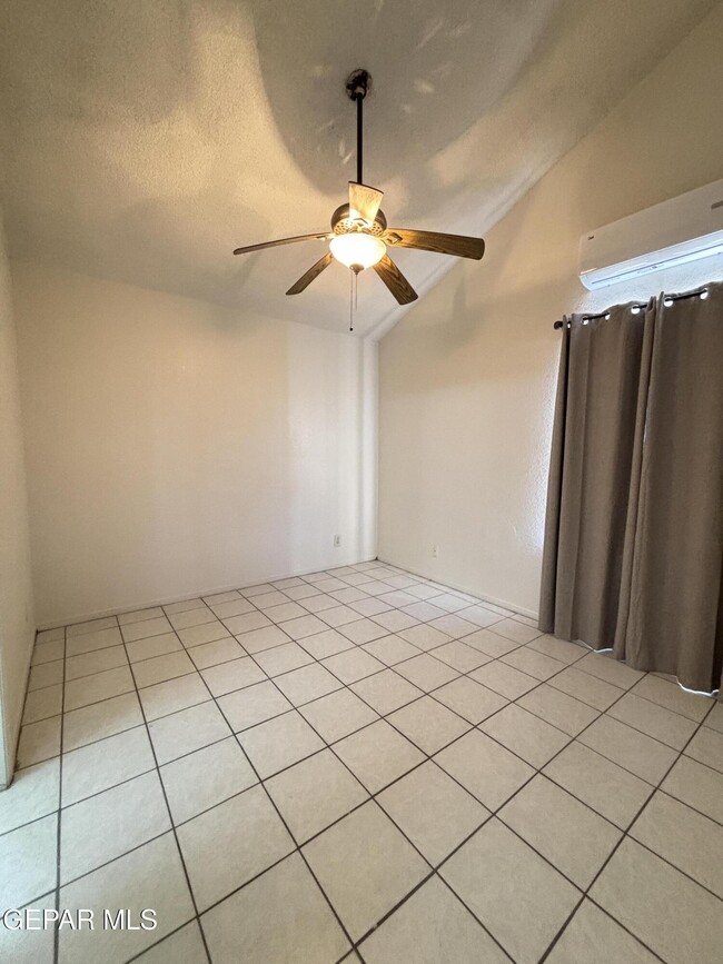 Building Photo - 9128 Lacebark Elm Dr
