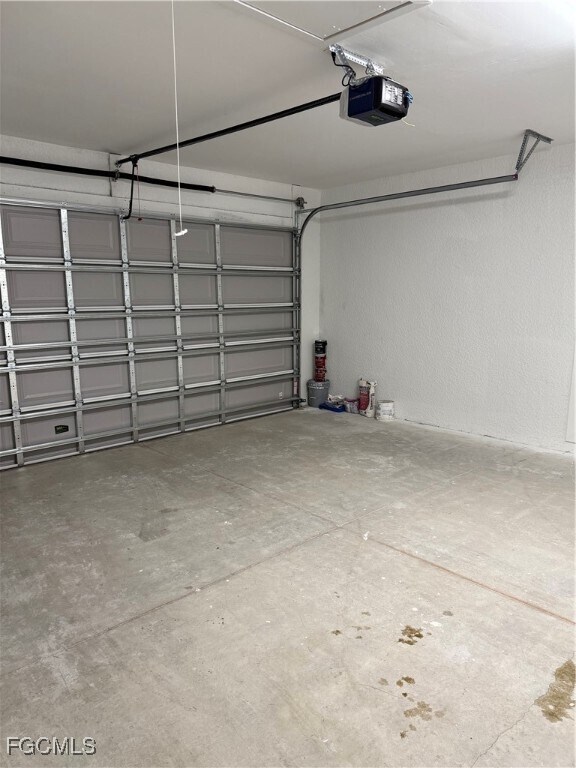 Building Photo - 2201 Kismet Pkwy E