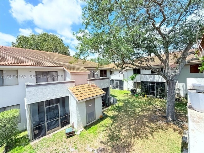 Building Photo - 3212 Coral Lake Dr