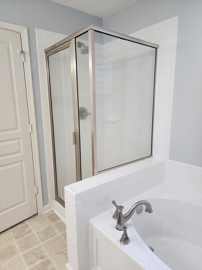 Building Photo - Beautiful Luxury Townhome in New Kent County