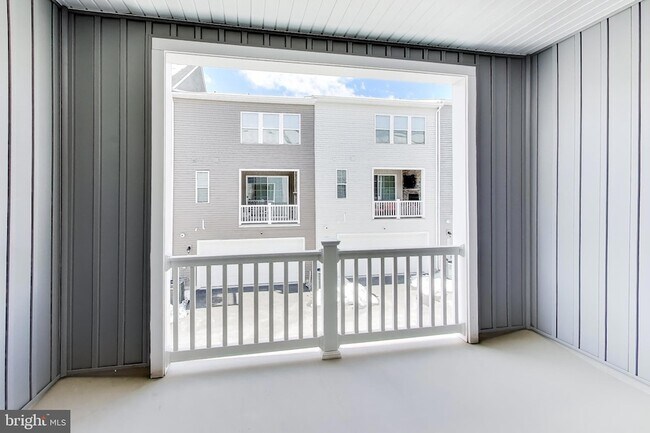 Building Photo - 11330 Meridian Hill Way