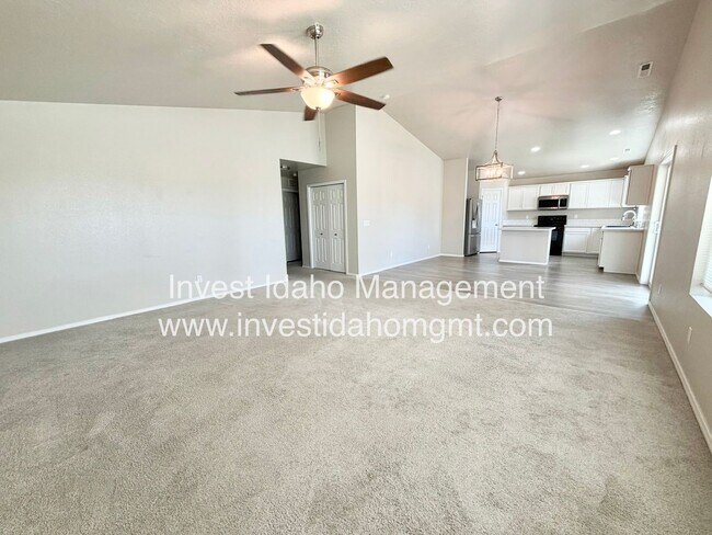 Building Photo - Spacious 4 Bed 2 Bath Home in Kuna