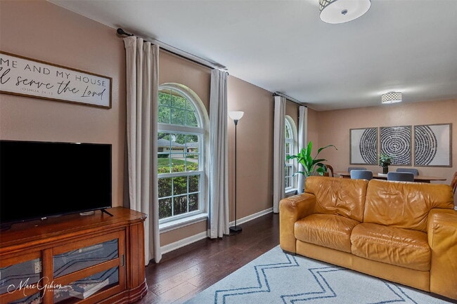 Building Photo - 7440 Camelback Dr
