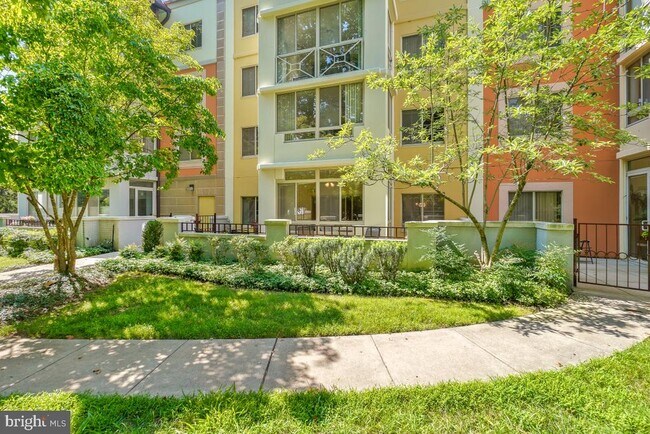 Building Photo - 14809 Pennfield Cir
