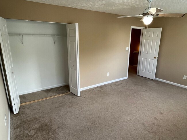 Building Photo - 10410 Pickerel Ln