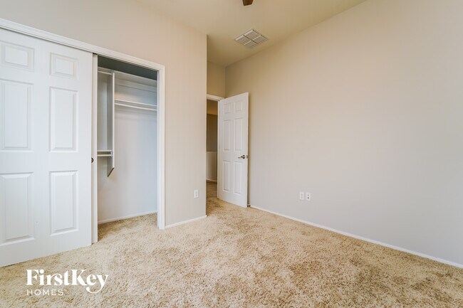 Building Photo - 8202 S Placita Gijon