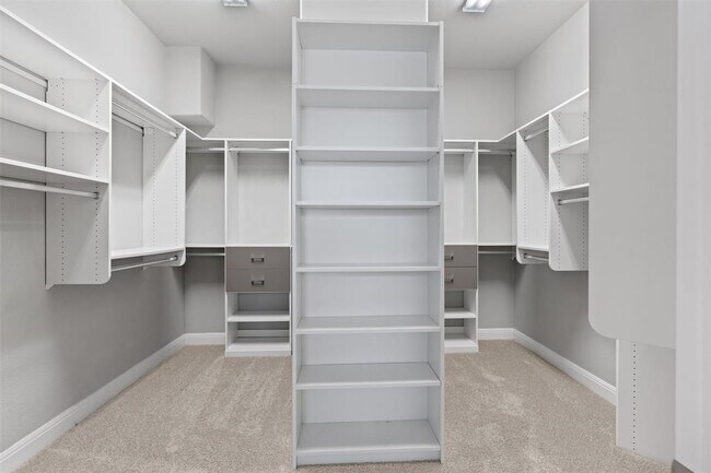 Building Photo - 113 Fair Oaks Dr