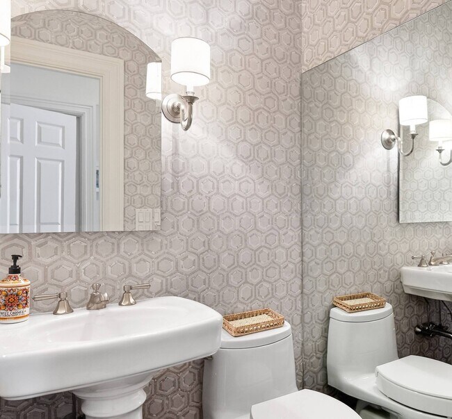 Building Photo - 97 Coopers Farm Rd