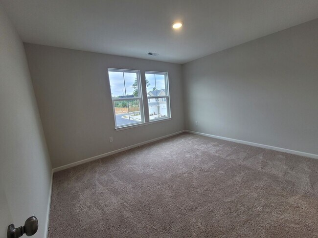 Building Photo - Welcome to our townhouse in the beautiful location of Leland, NC.
