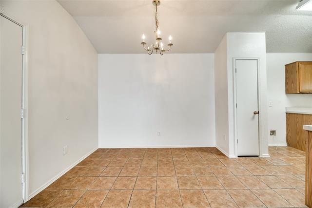 Building Photo - 10340 Blackjack Oaks Dr