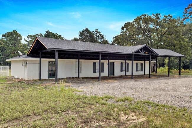Building Photo - 19470 U.S. Hwy 69 N