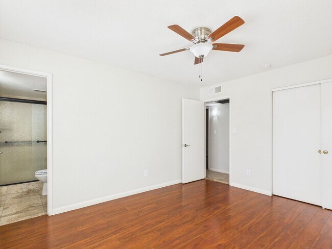 Building Photo - Desert Valley Estates Charm