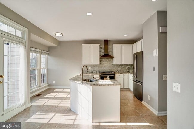 Building Photo - 43787 Virginia Manor Terrace